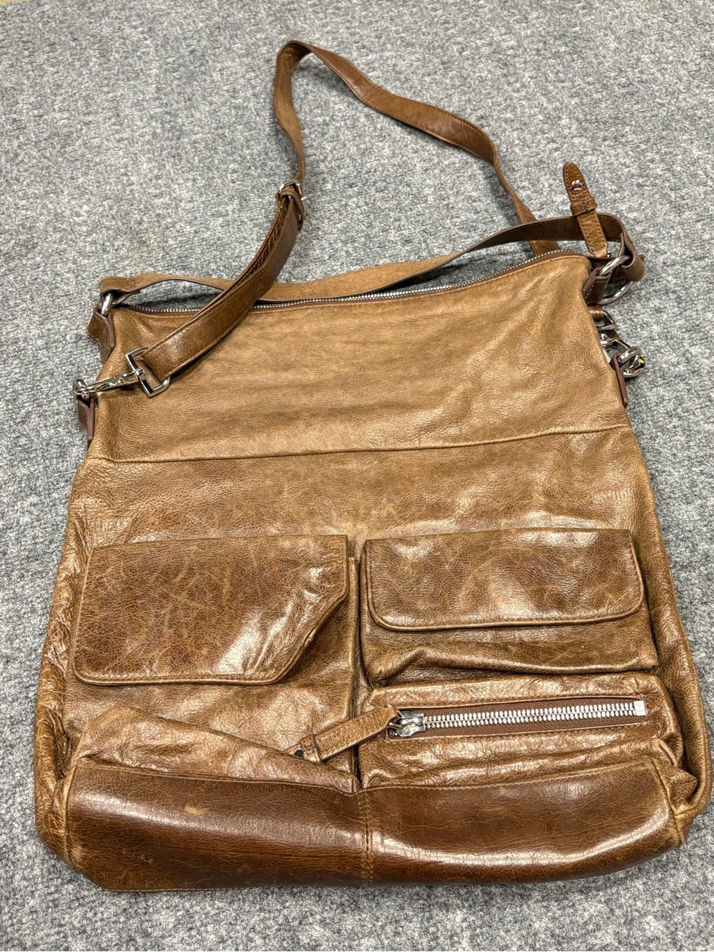 Hobo International Brown Distressed Leather Crossbody Bag Pockets
